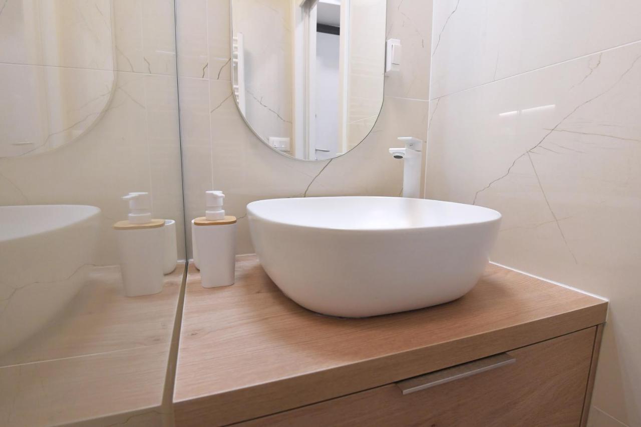 Consul Apartment - Zadar City Center ภายนอก รูปภาพ